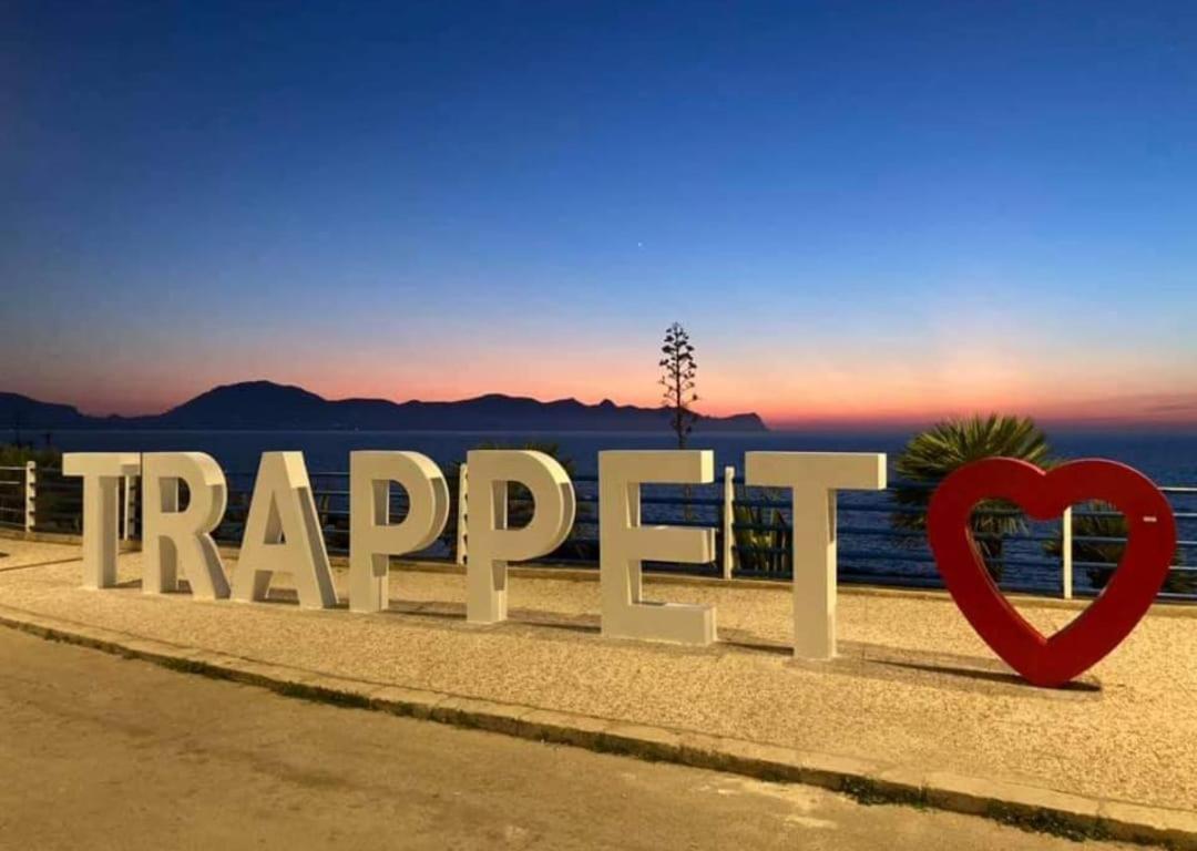Casa Vacanza Da Mirella E Peppe Trappeto  Exteriör bild